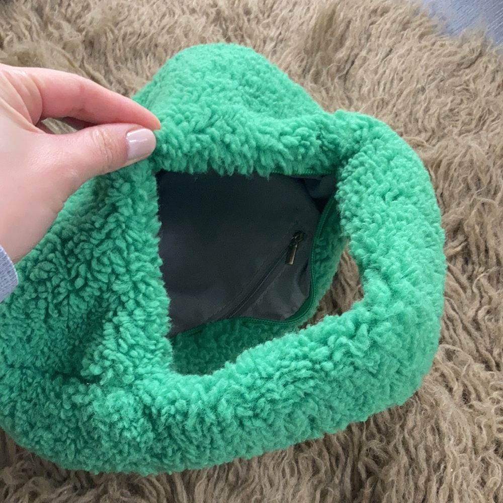Green Sherpa Hand bag - Picture 3 of 3
